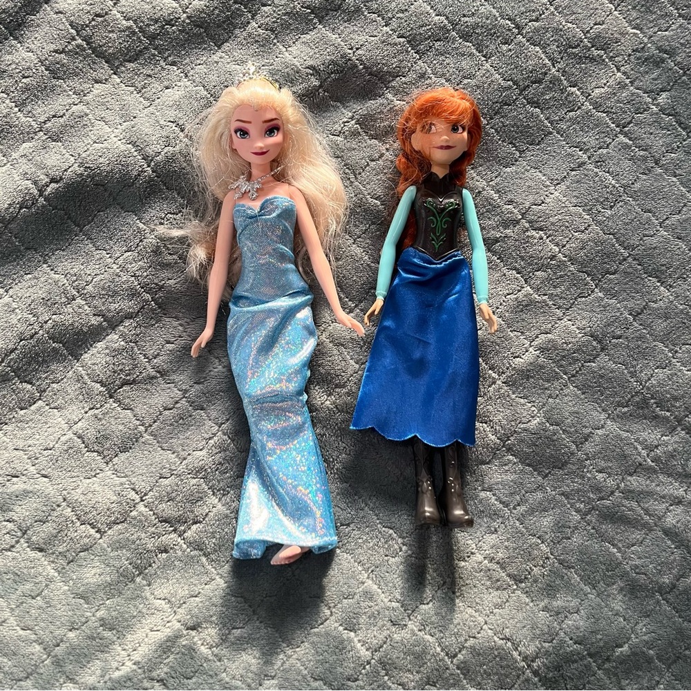 Disney Frozen Elsa and Anna Doll Set Blue Shimmer Dress Adventure Outfit 12 inch